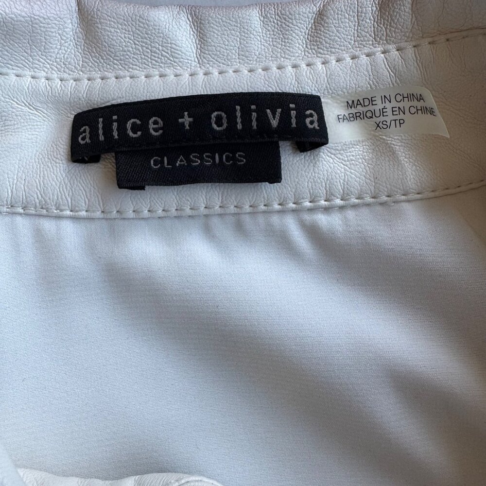ALICE + OLIVIA Edyth Vegan Leather Top Womens XS Oversized Crop Button Shirt - Picture 7 of 8